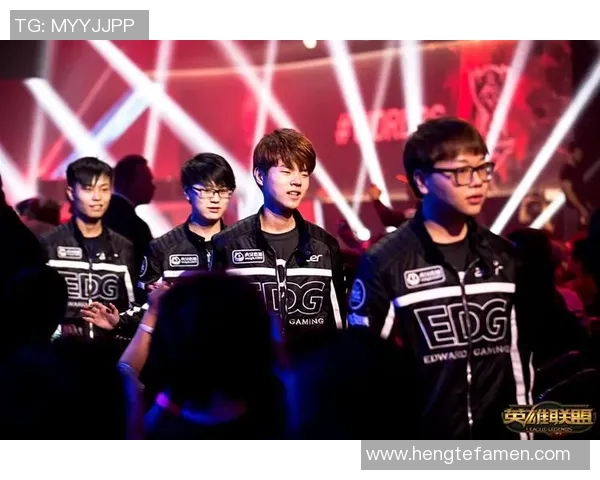 赛后复盘V5与EDG的团队协作分析与战术探讨